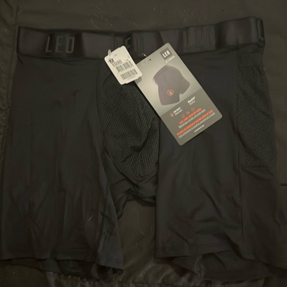 NWT men’s size M LEO boxer briefs